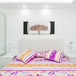 Apartment 408 Enchanting El Dorado Accommodation, Sea View!