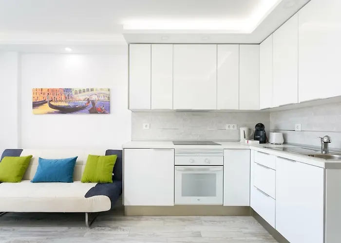 Apartment 408 Enchanting El Dorado Accommodation, Sea View!